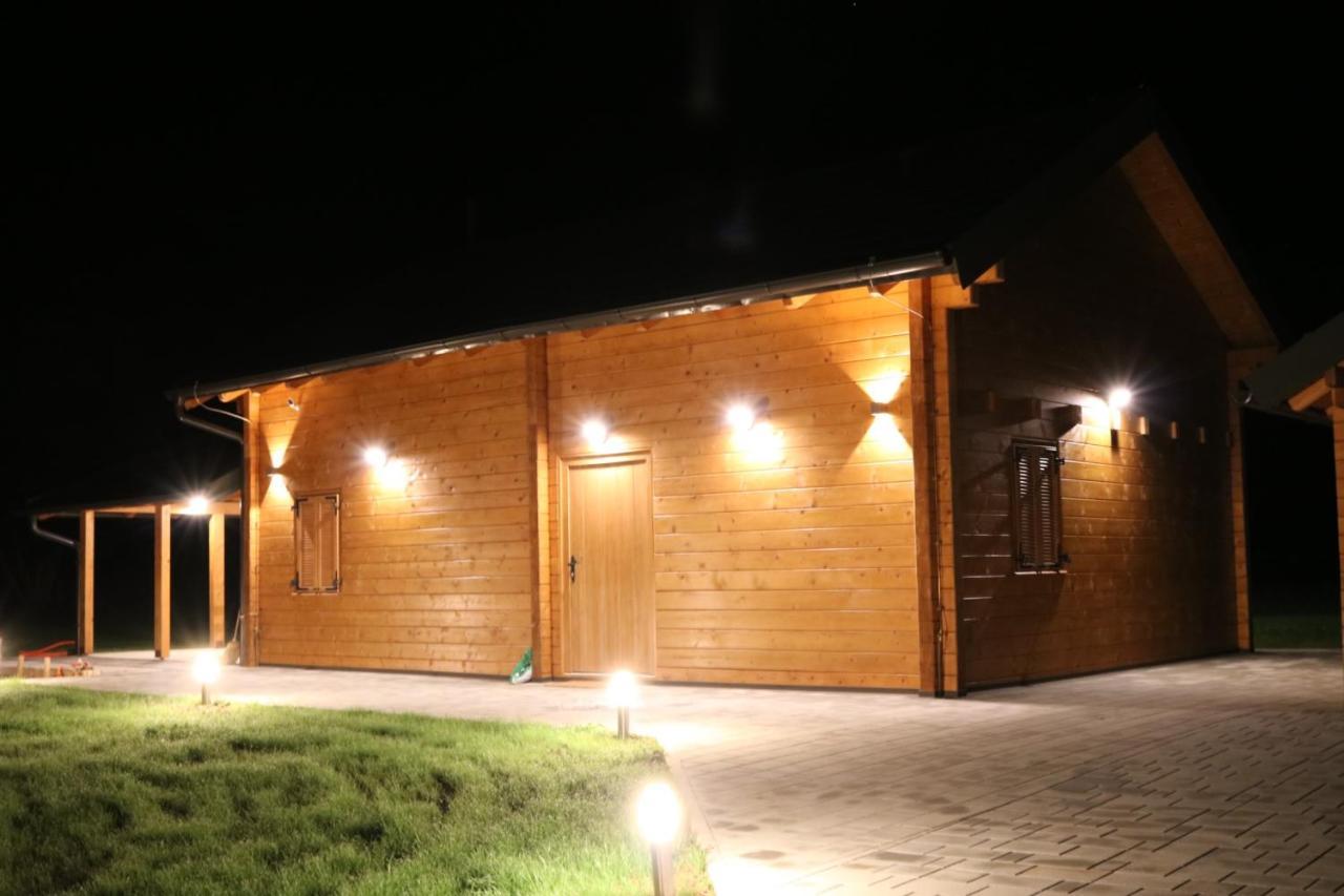 V'S Place - Wooden House With Heated Pool And Outdoor Sauna Otočac Exterior foto