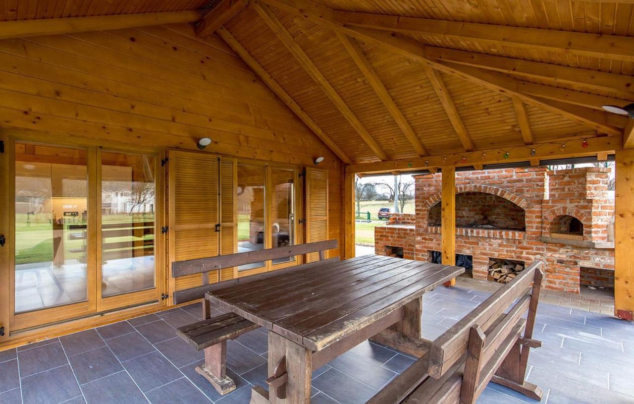 V'S Place - Wooden House With Heated Pool And Outdoor Sauna Otočac Exterior foto