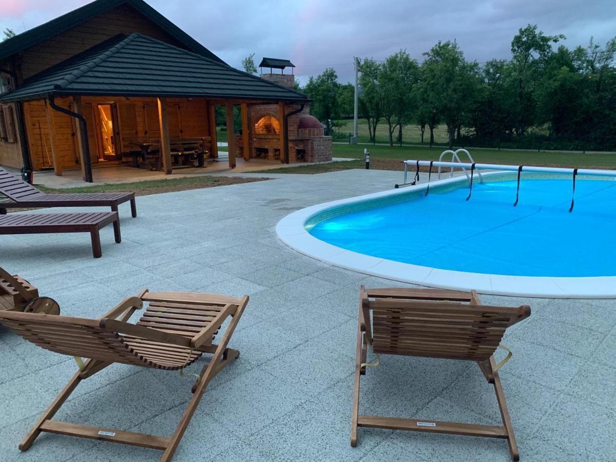 V'S Place - Wooden House With Heated Pool And Outdoor Sauna Otočac Exterior foto