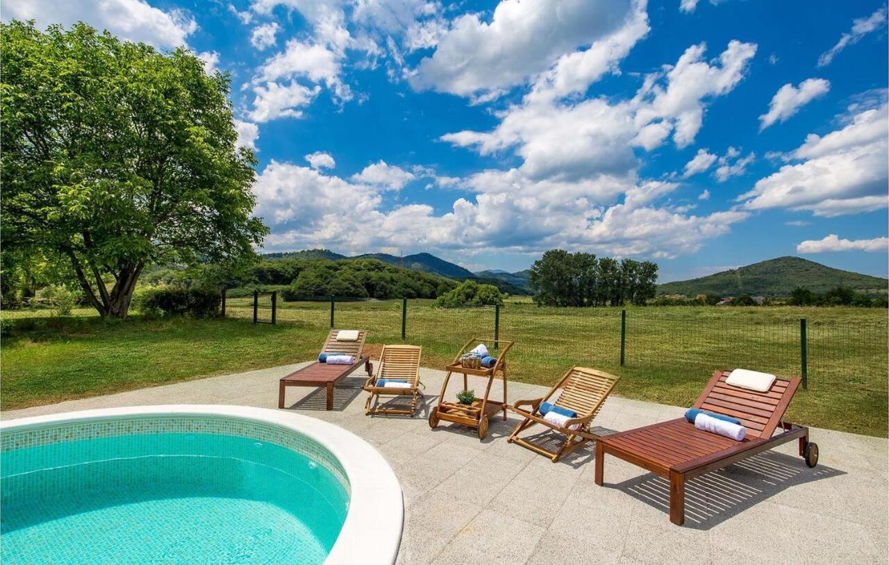 V'S Place - Wooden House With Heated Pool And Outdoor Sauna Otočac Exterior foto